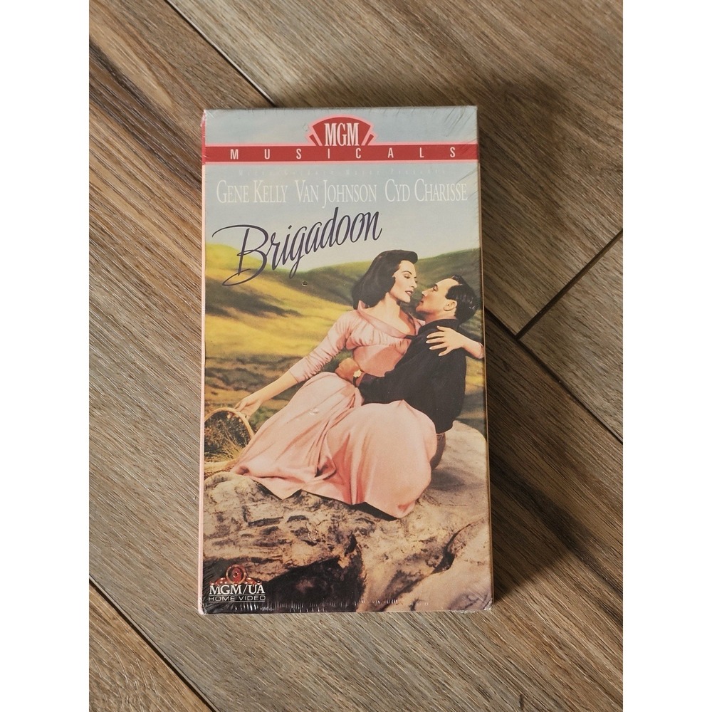 Brigadoon VHS 1954 MGM Color Musical Gene Kelly Cyd Charisse‎ New 1993 Sealed